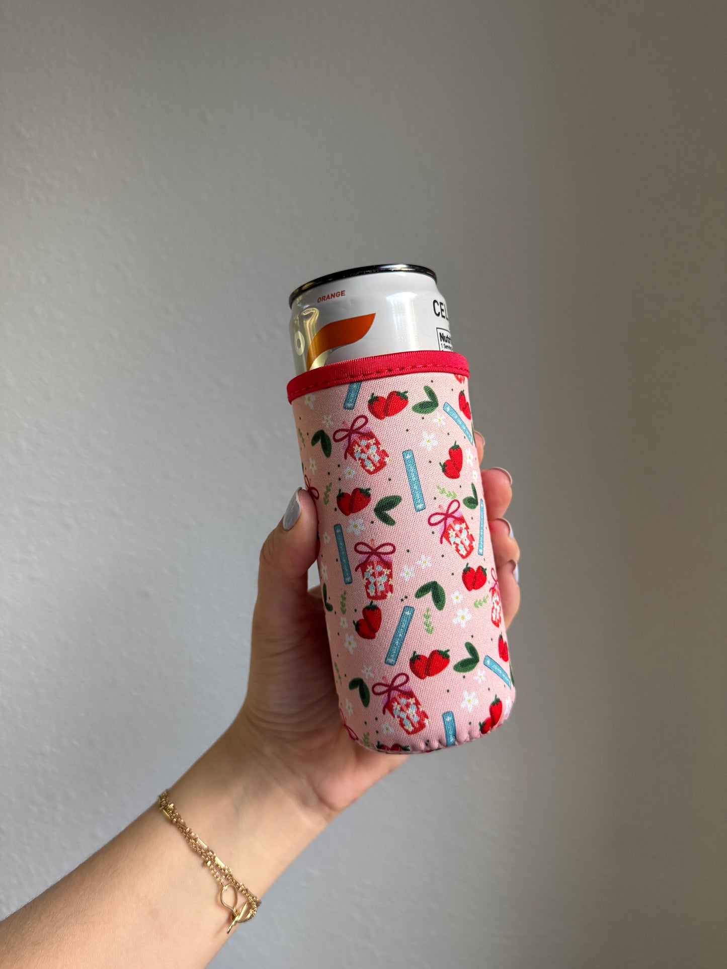 Strawberry 12 oz can Sleeve