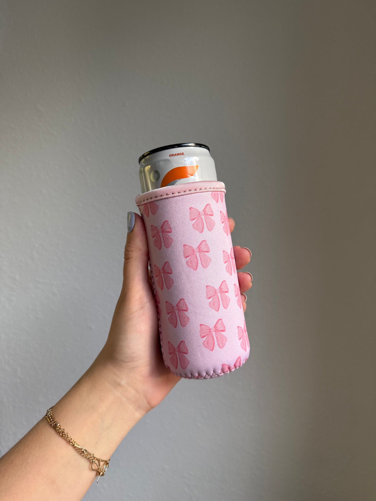 Bow 12 oz can Sleeve