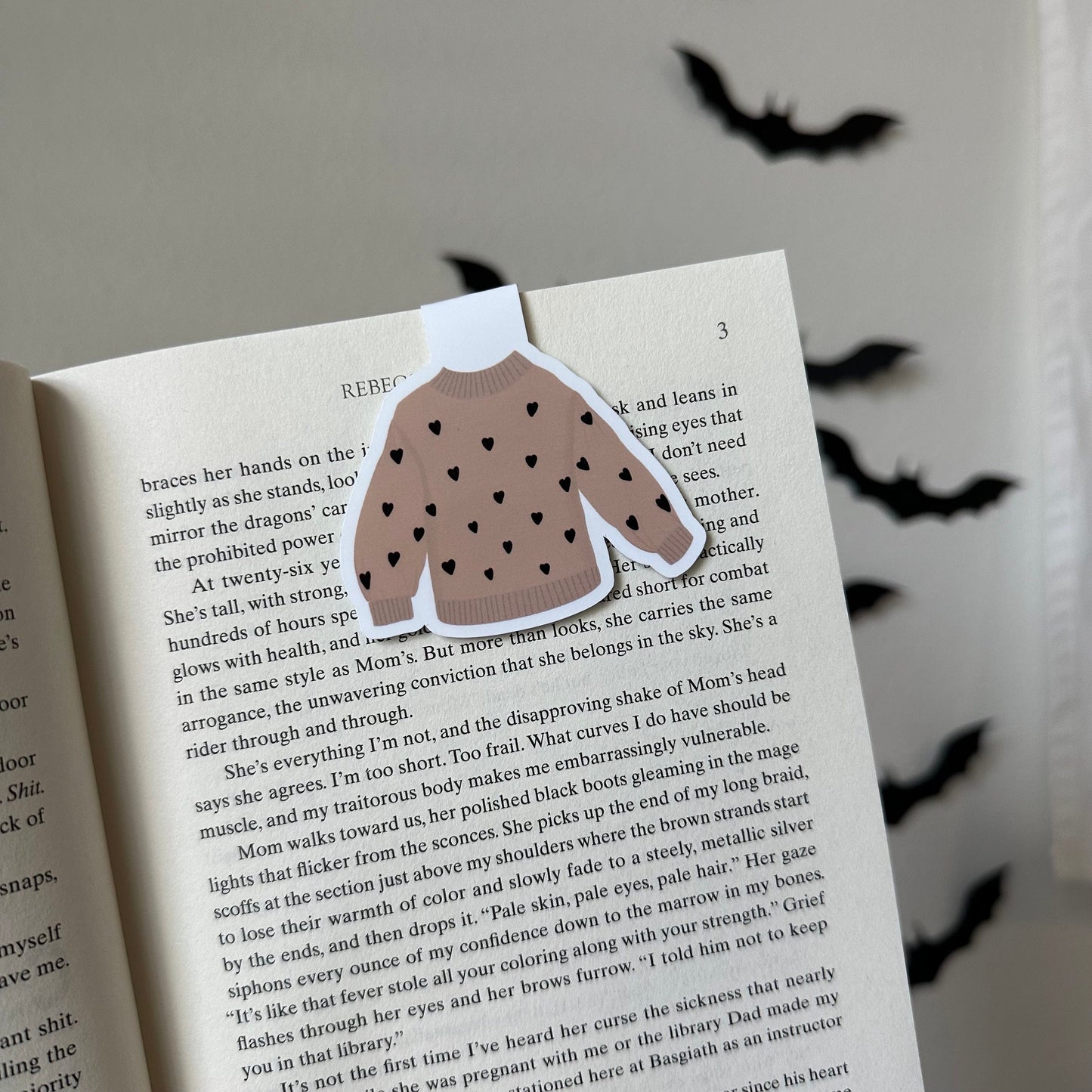 Hearts Sweater magnetic bookmark