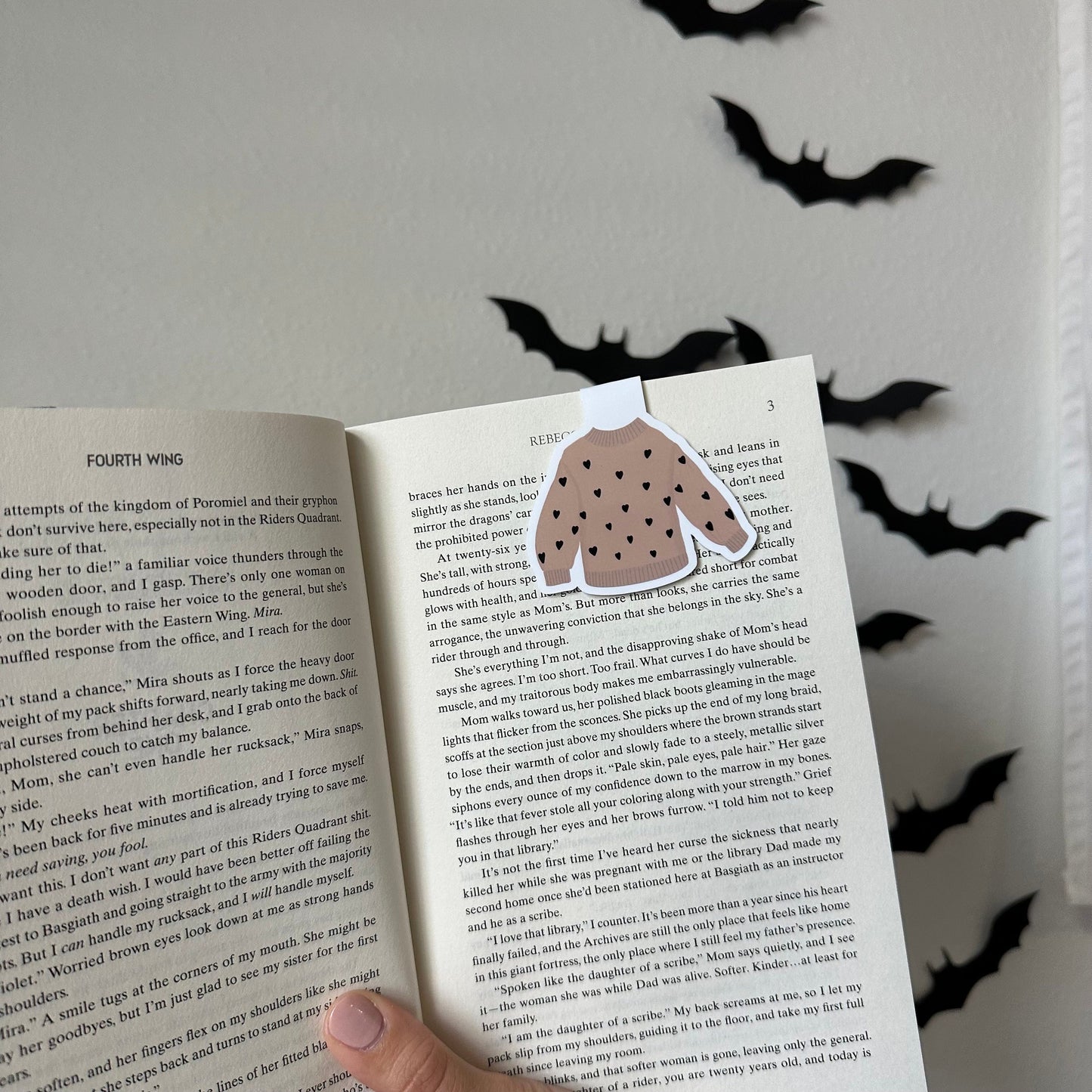 Hearts Sweater magnetic bookmark